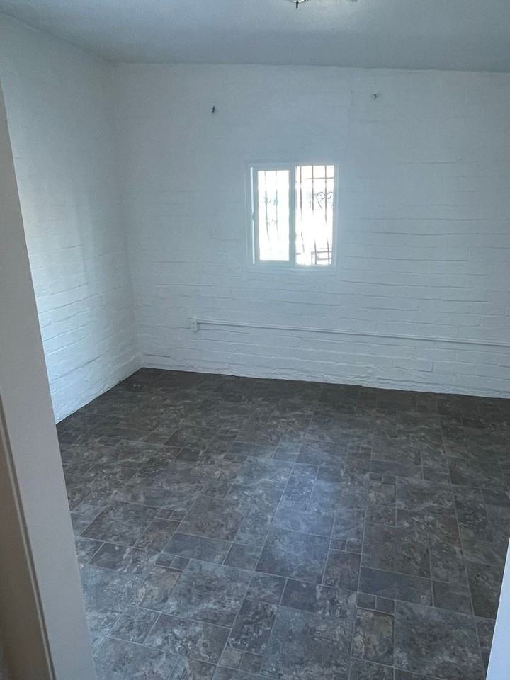 837 4th St - Photo 3 of 11