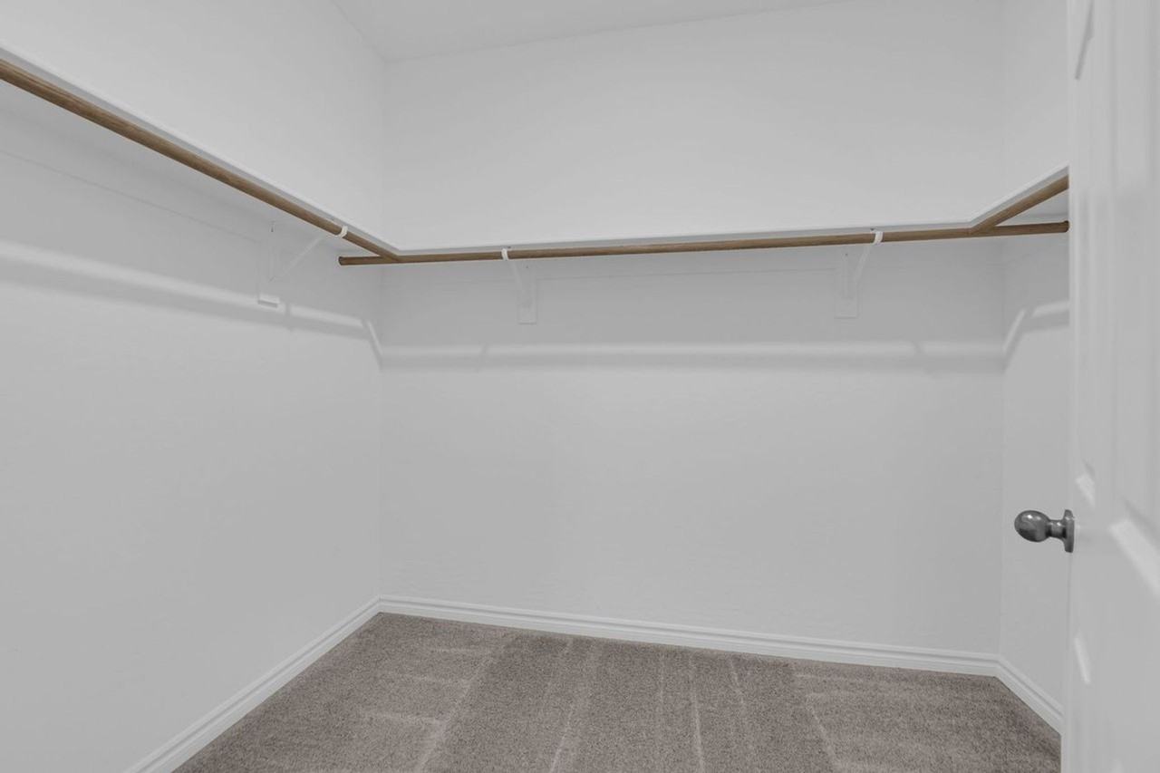 987 Crystal Grotto Avenue - Photo 2 of 25