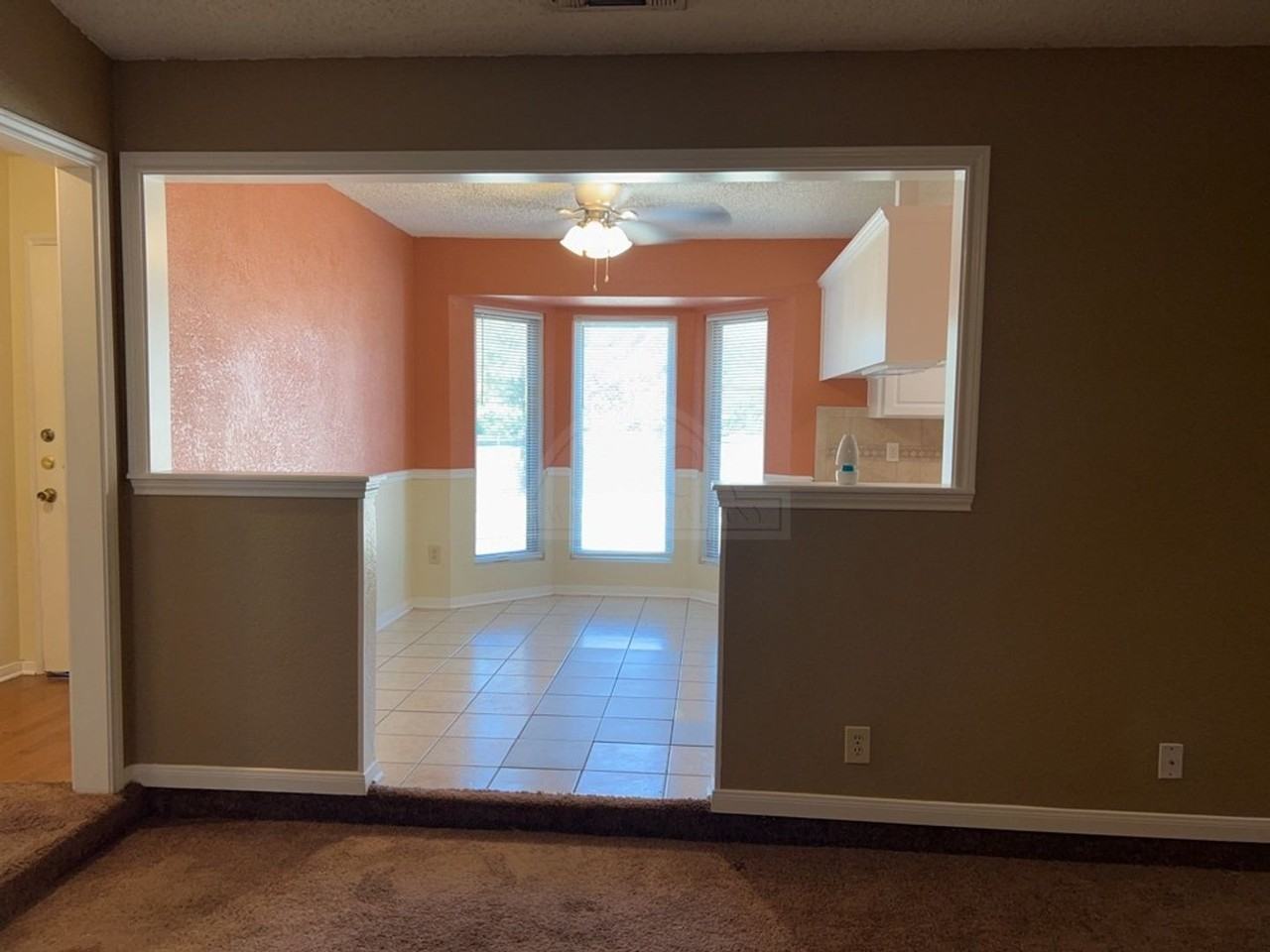 2733 Phyllis Drive - Photo 6 of 20