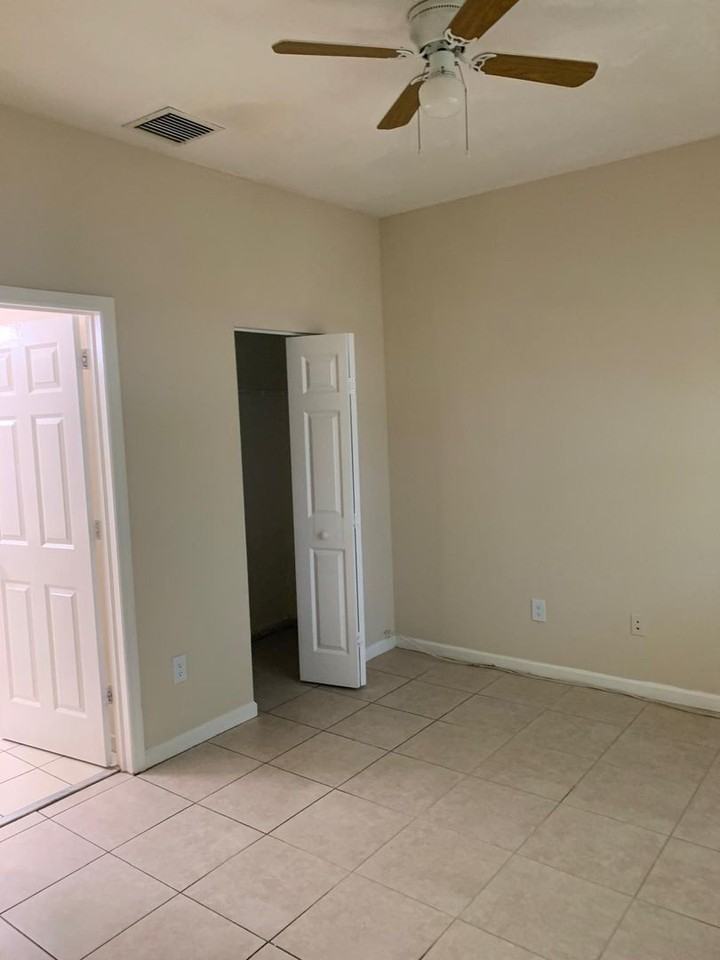 1966 Freeport Ln - Photo 6 of 8