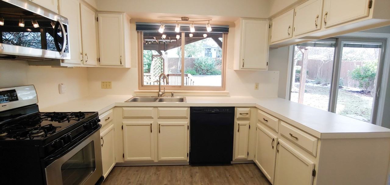 11707 Barchetta Dr - Photo 6 of 40