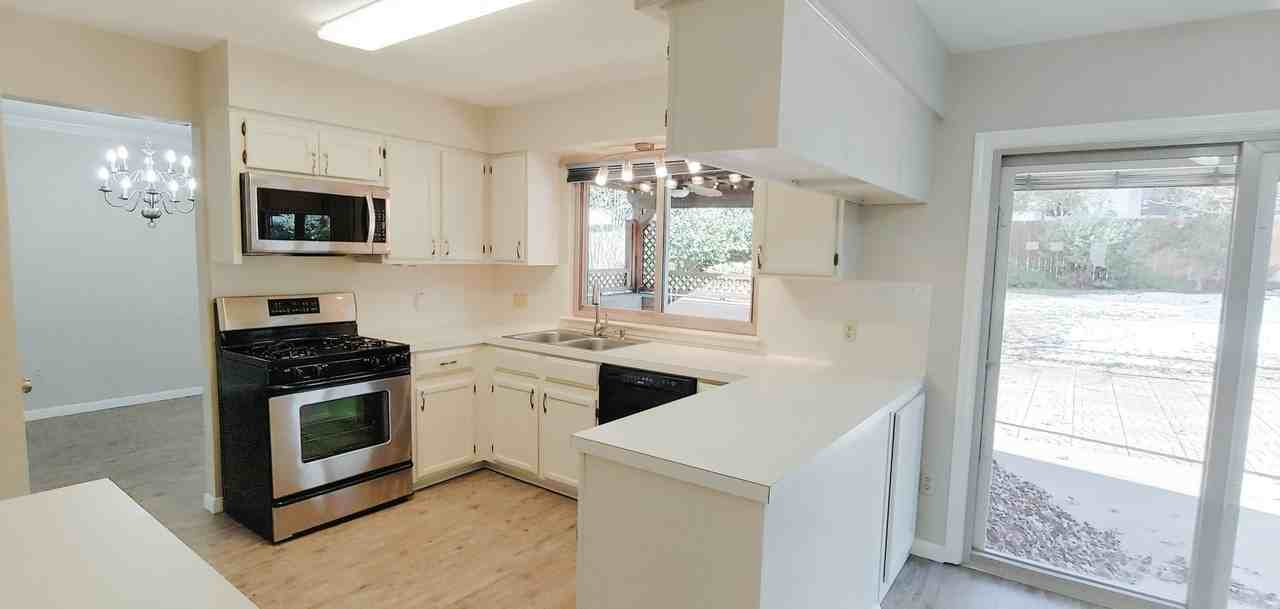 11707 Barchetta Dr - Photo 7 of 40