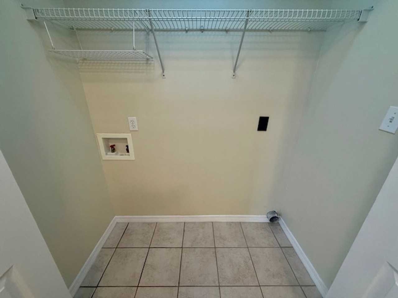 223 Johnson Ct - Photo 7 of 17