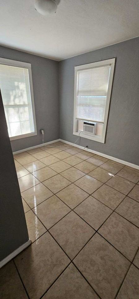1050 Martin L King Jr Ave - Photo 3 of 9