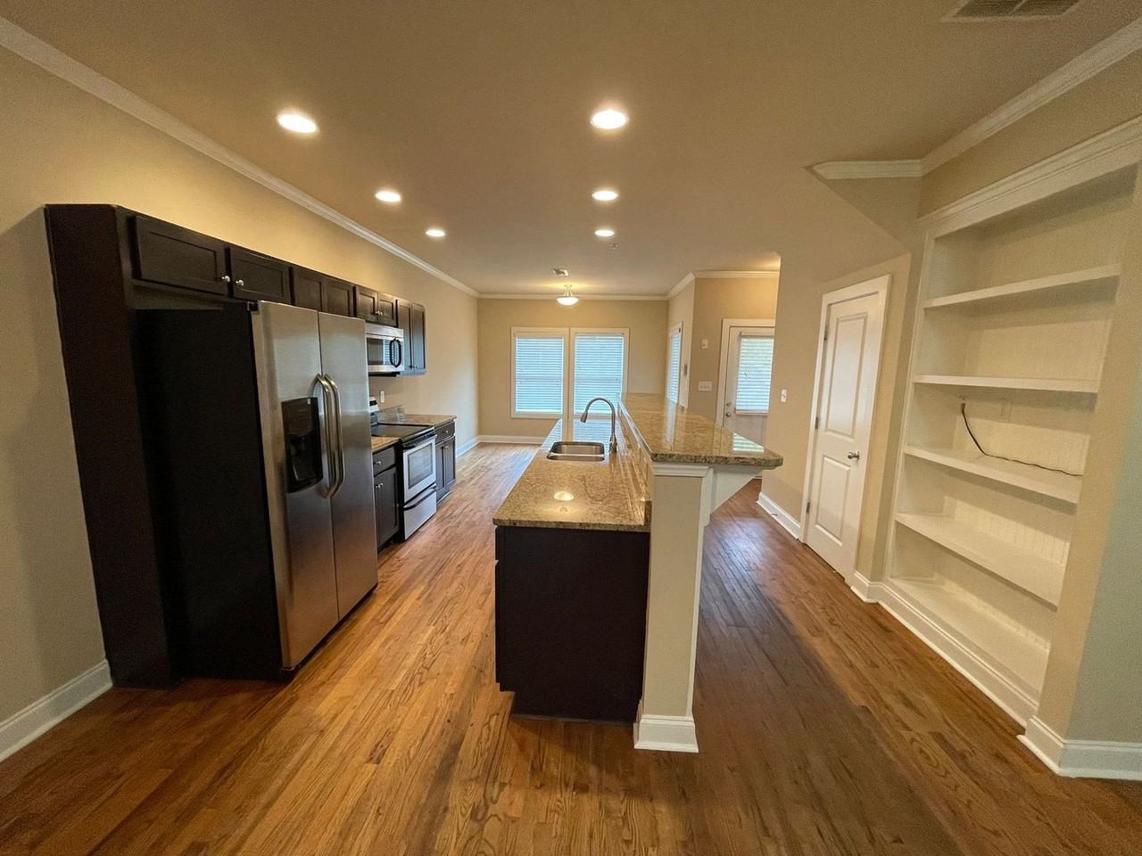 125 Hobson Ave - Photo 5 of 20