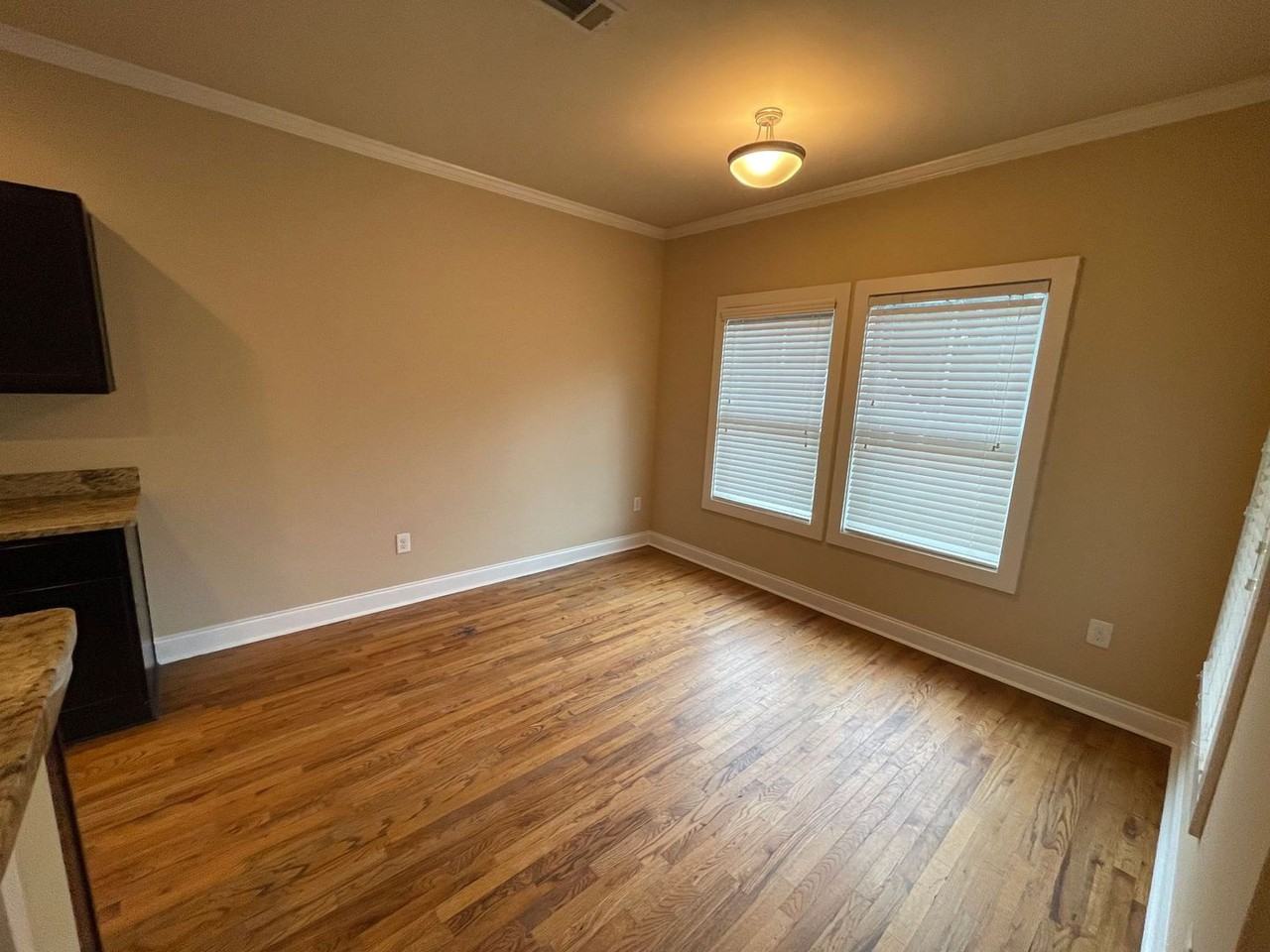 125 Hobson Ave - Photo 6 of 20