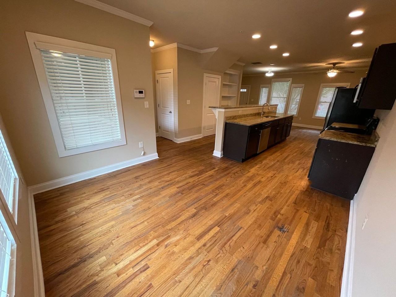 125 Hobson Ave - Photo 7 of 20