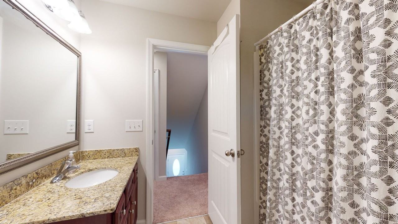 160 Kirkwood Dr - Photo 2 of 26