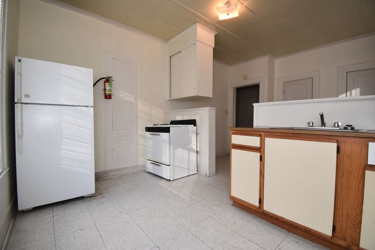 401 S Bonner St - Photo 2 of 10