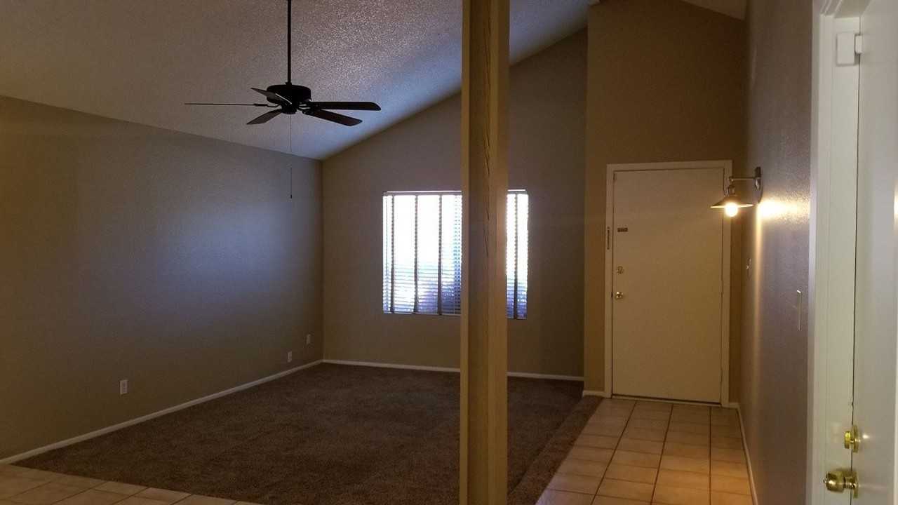 4902 East Yuma Street - Photo 3 of 17