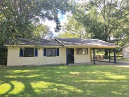 featured image of 1735 Woody Dr