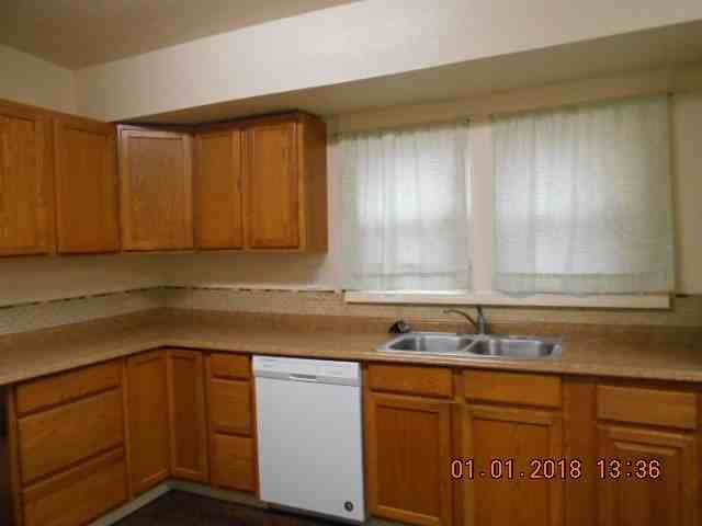 216 Garfield St - Photo 3 of 13