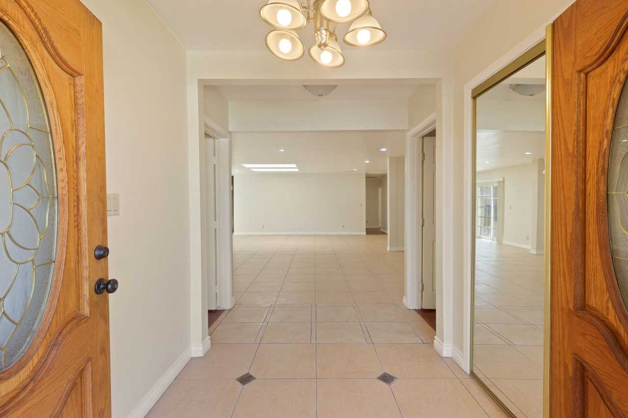 15424 Mayall St - Photo 4 of 47