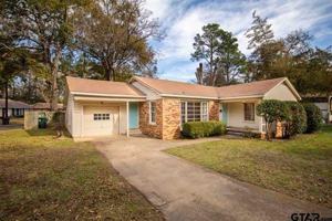 featured image of 1213 W Camellia St