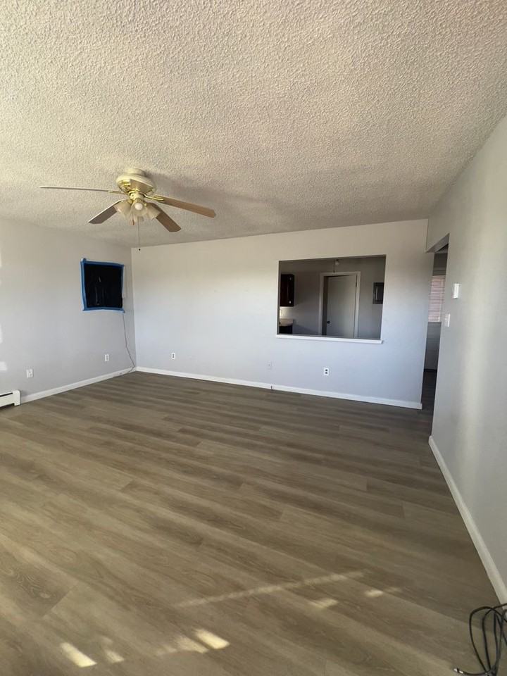1419 Buena Vista St - Photo 2 of 20