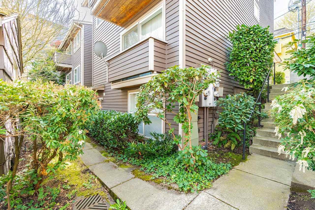 1819 E Pike St - Photo 4 of 9