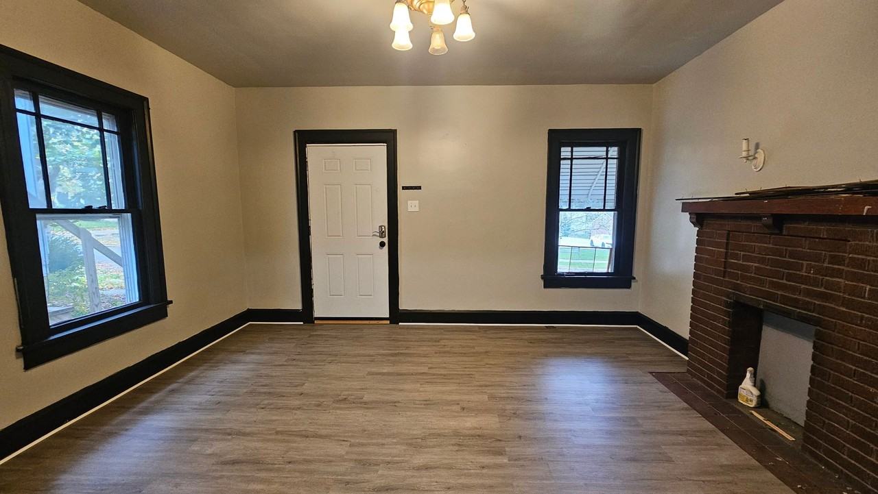 52 Rowland Ave - Photo 2 of 16