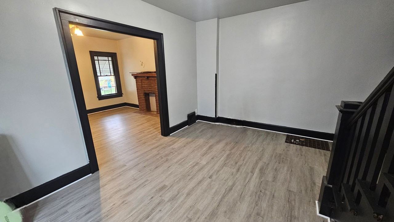 52 Rowland Ave - Photo 3 of 16