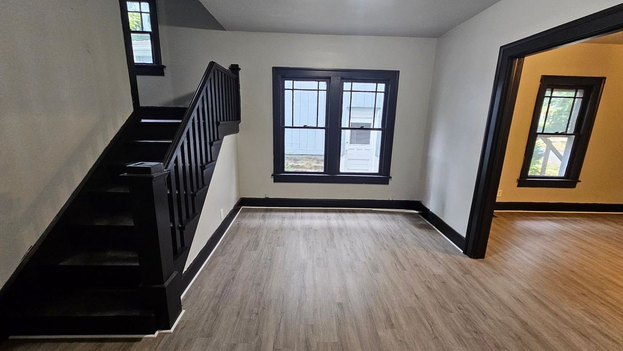 52 Rowland Ave - Photo 5 of 16