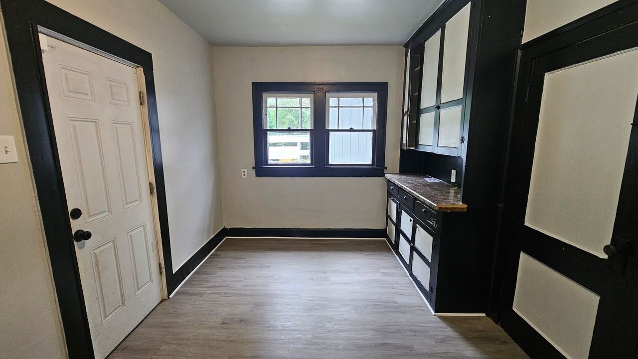 52 Rowland Ave - Photo 6 of 16