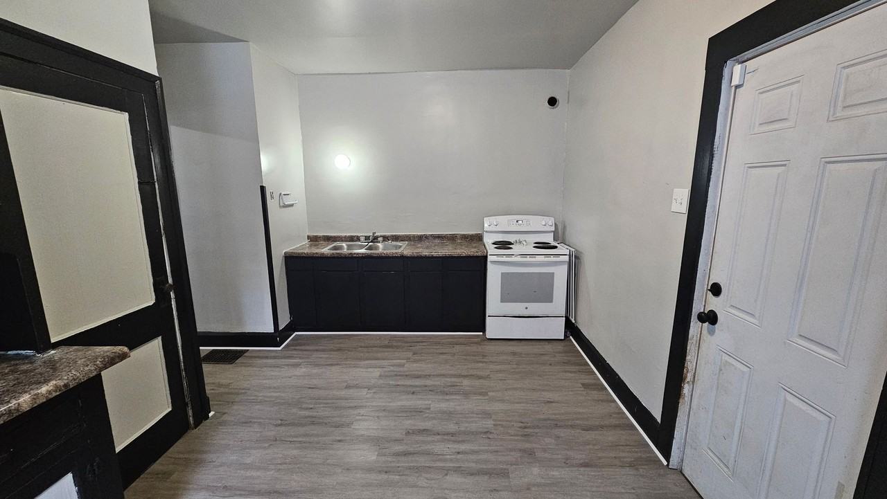 52 Rowland Ave - Photo 7 of 16