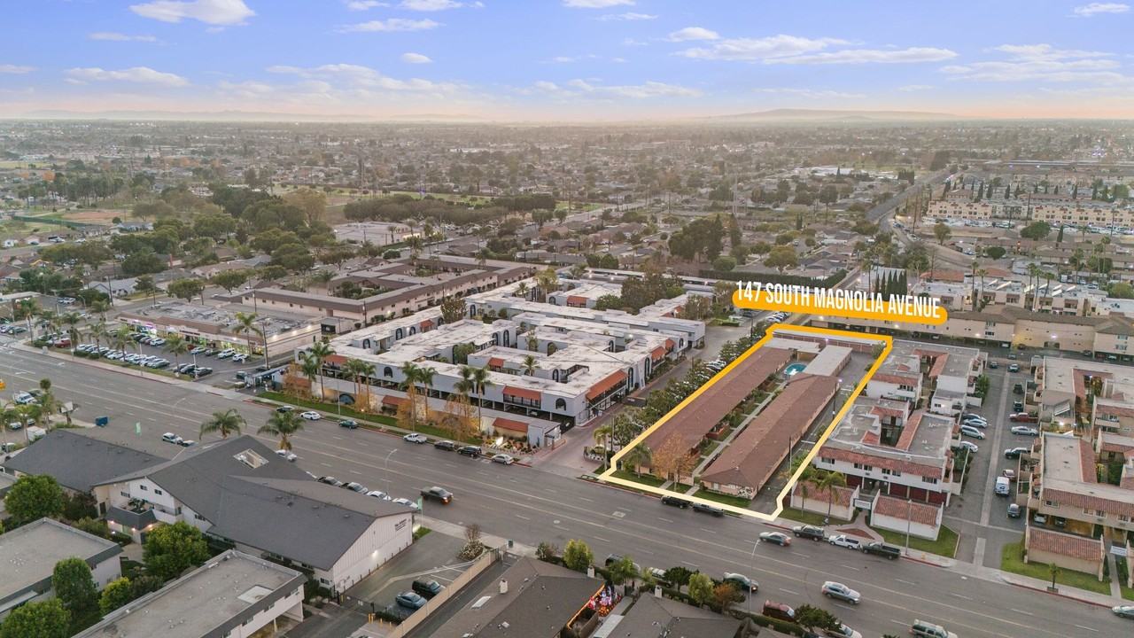 147 S Magnolia Avenue - Photo 2 of 7