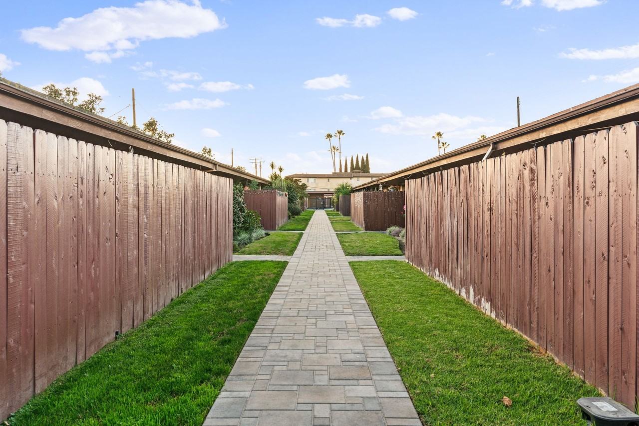 147 S Magnolia Avenue - Photo 5 of 7