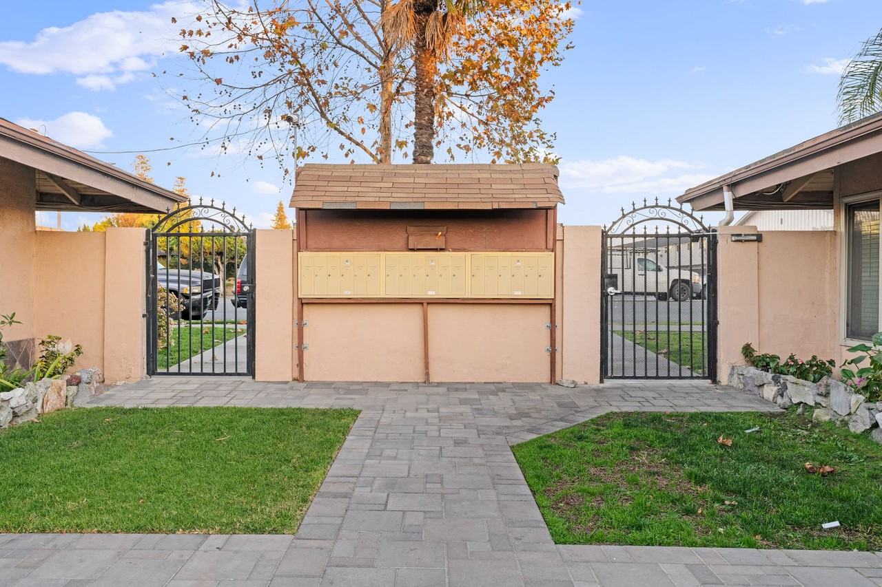 147 S Magnolia Avenue - Photo 6 of 7