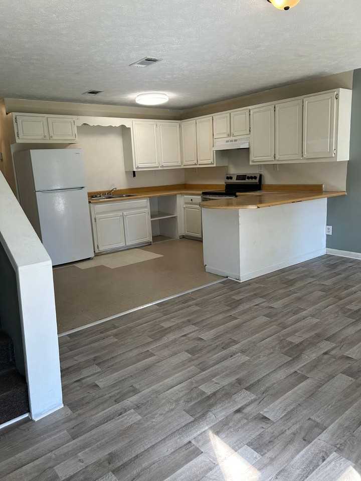 126 Money St - Photo 3 of 11