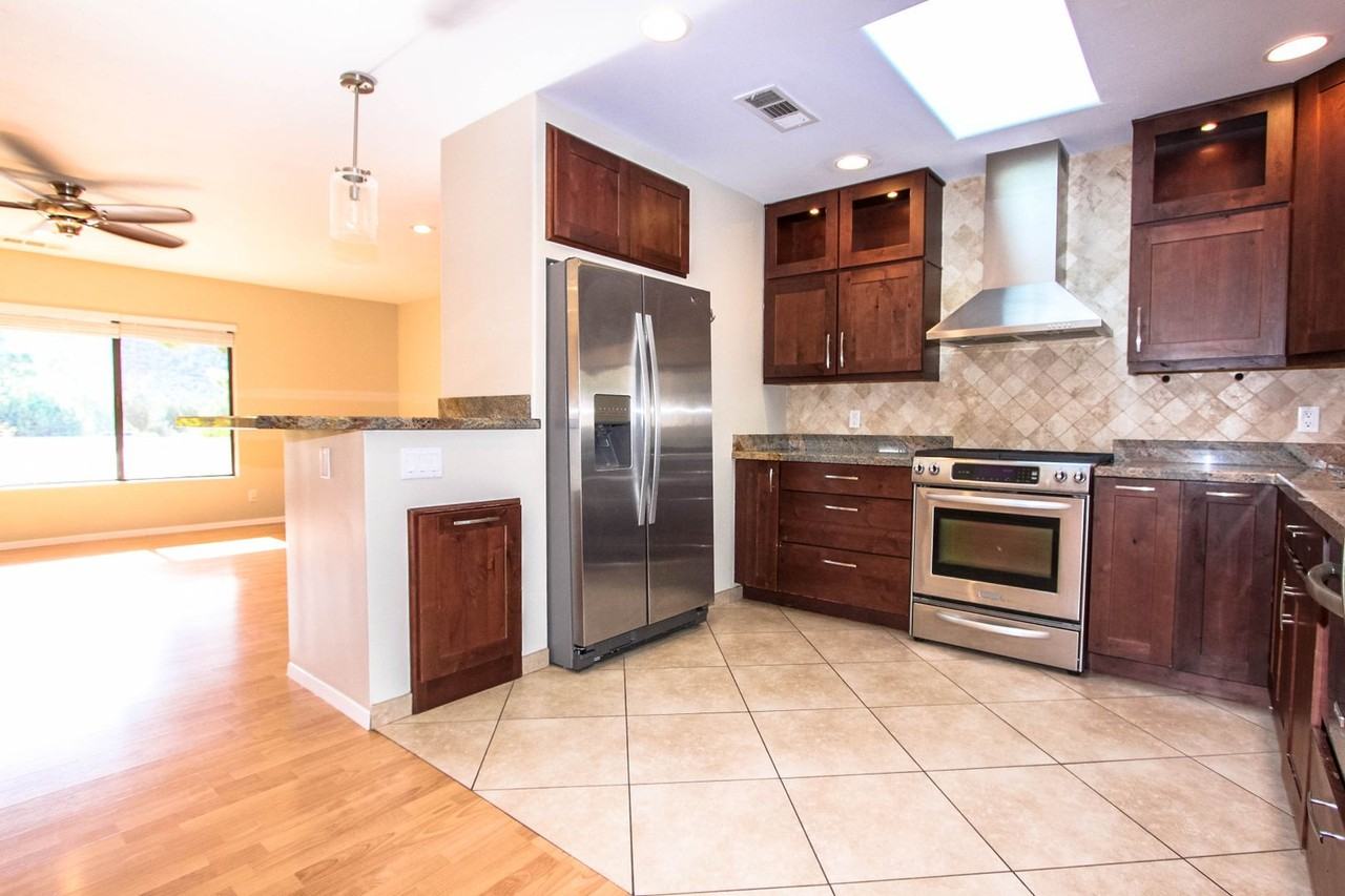 125 Ross Rd - Photo 4 of 14