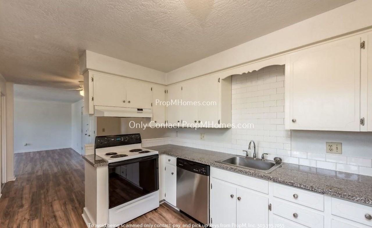 352 Shipping St Ne - Photo 6 of 16