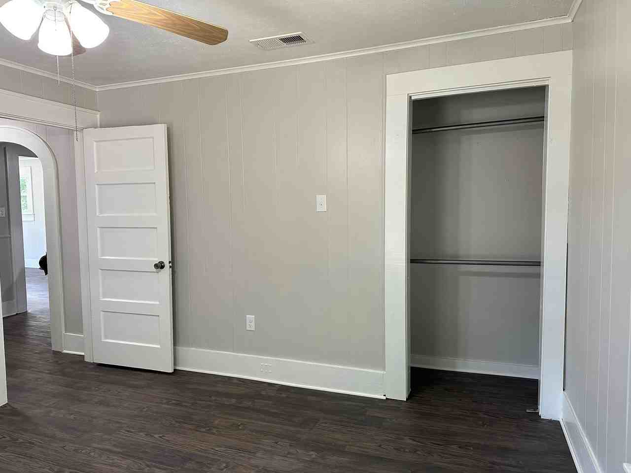 501 Rockdale Dr - Photo 7 of 17