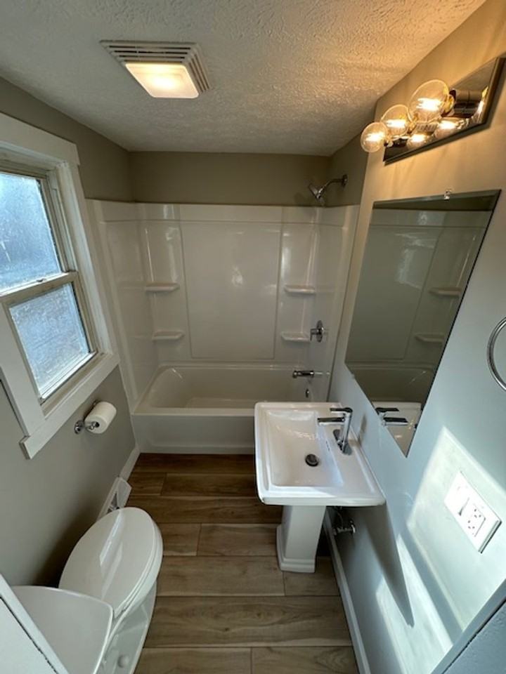 210 Edwin St Nw - Photo 6 of 10