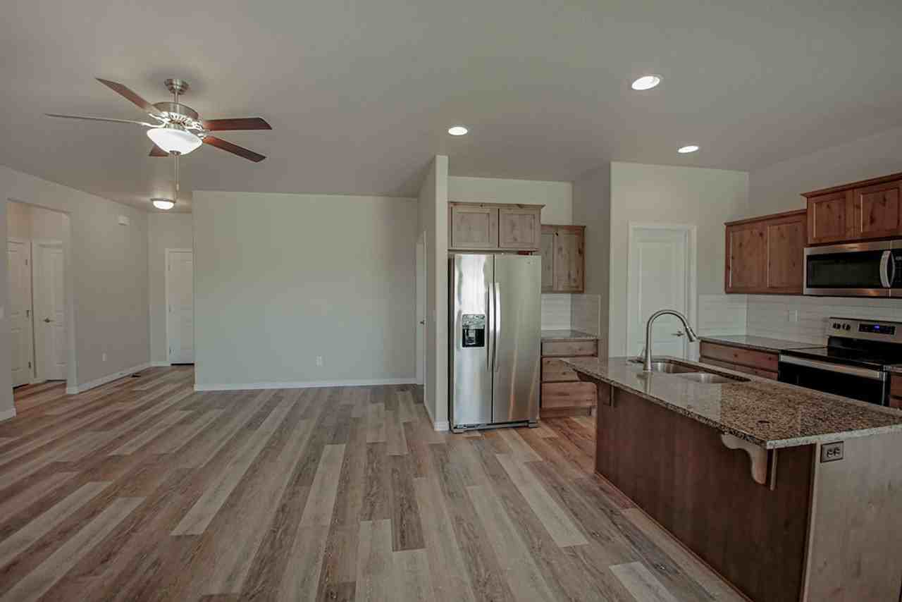 745 Shadowleaf Ave - Photo 3 of 13