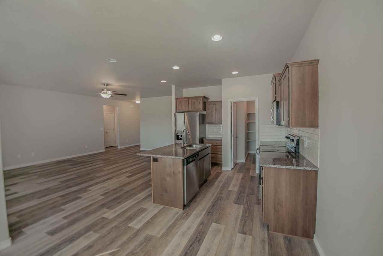745 Shadowleaf Ave - Photo 6 of 13