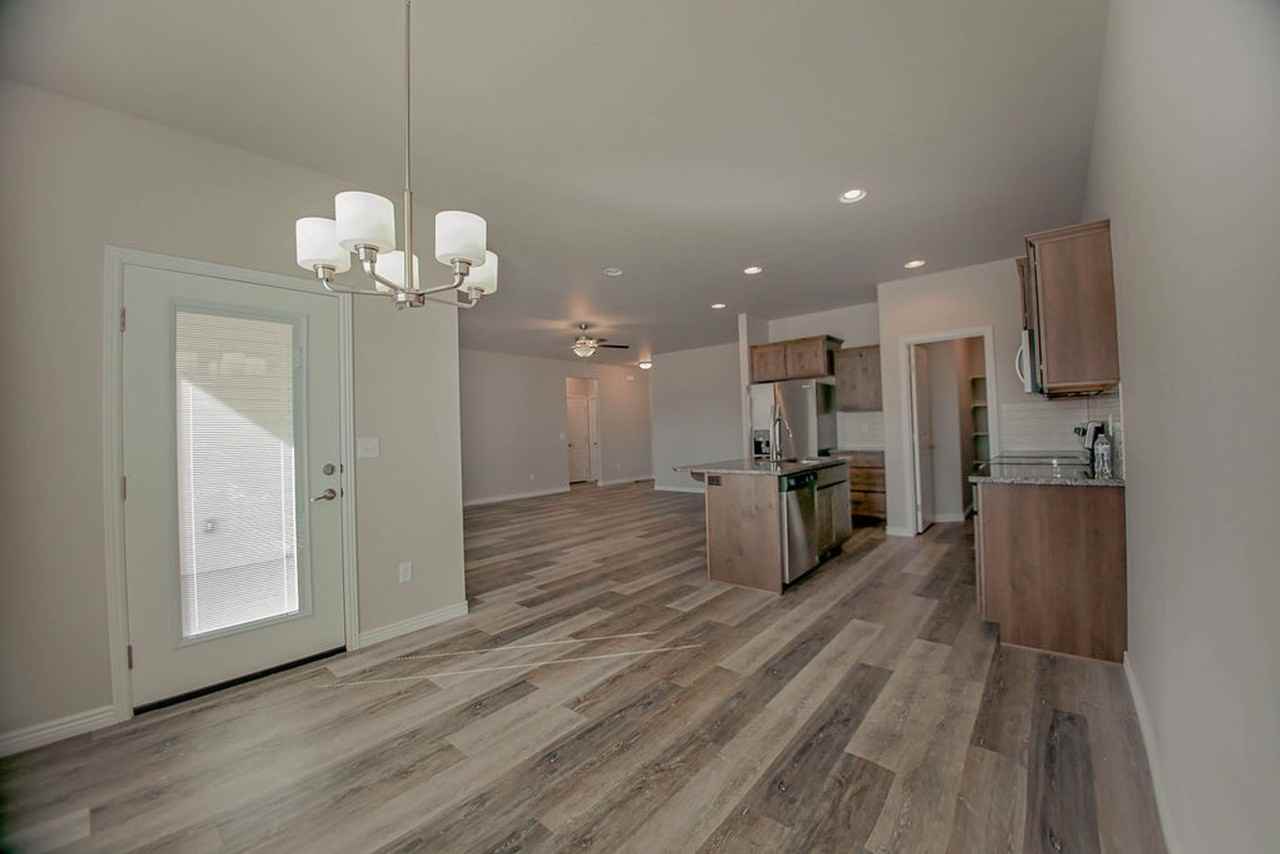 745 Shadowleaf Ave - Photo 5 of 13