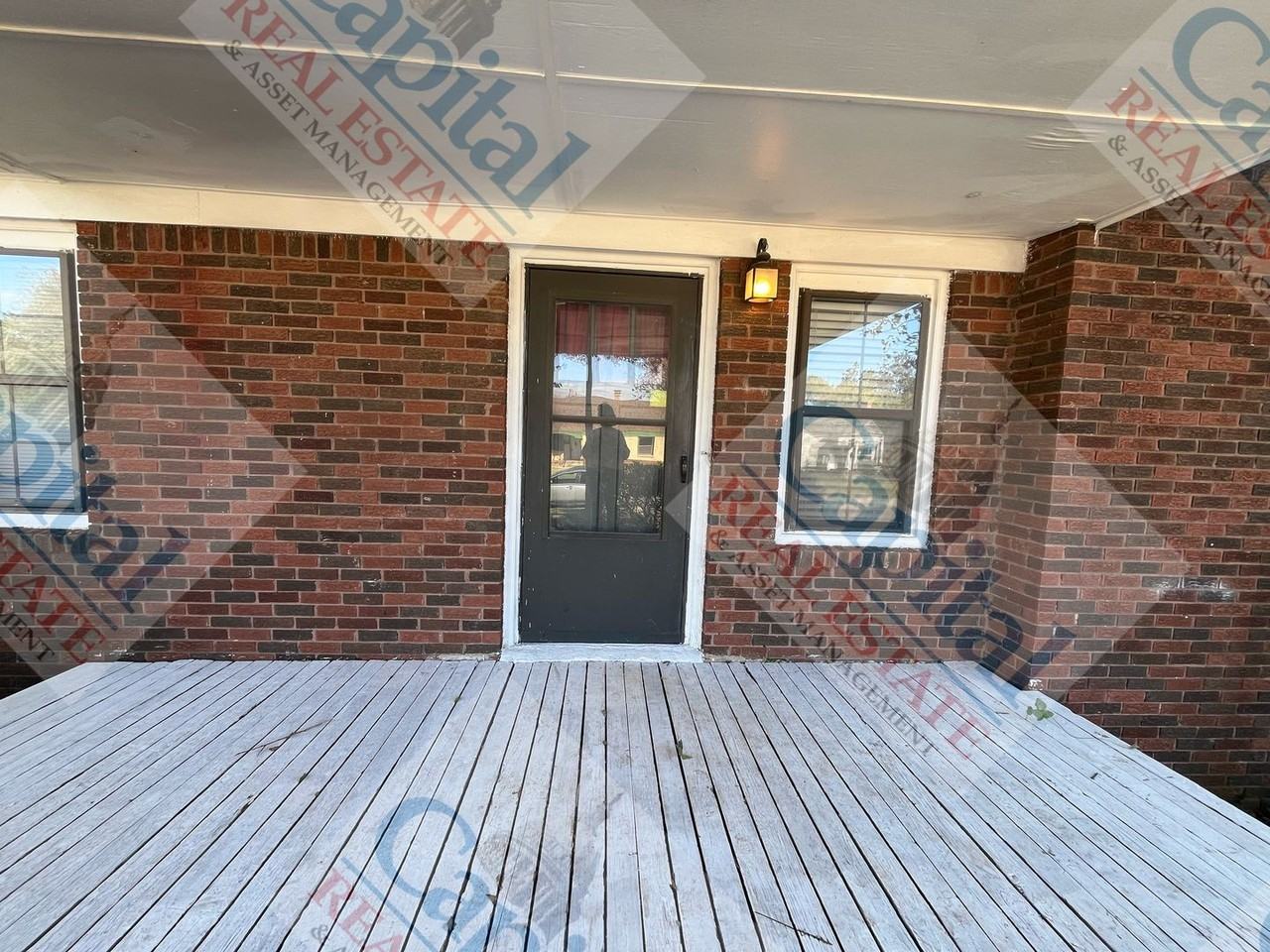 3732 Nw 24th St - Photo 5 of 32