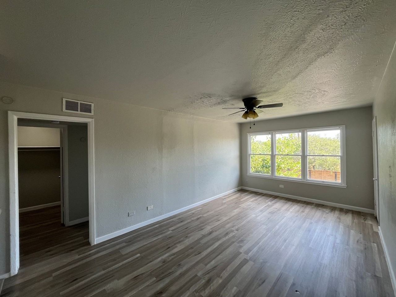 3120 Santa Fe Street #24 - Photo 5 of 11