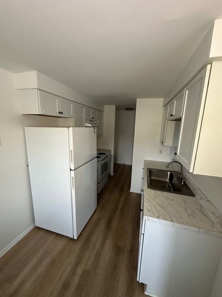 2610-2638 Dewey Ave - Photo 3 of 29