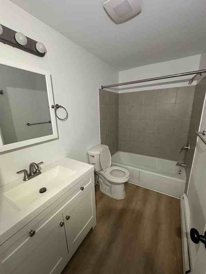 2610-2638 Dewey Ave - Photo 4 of 29