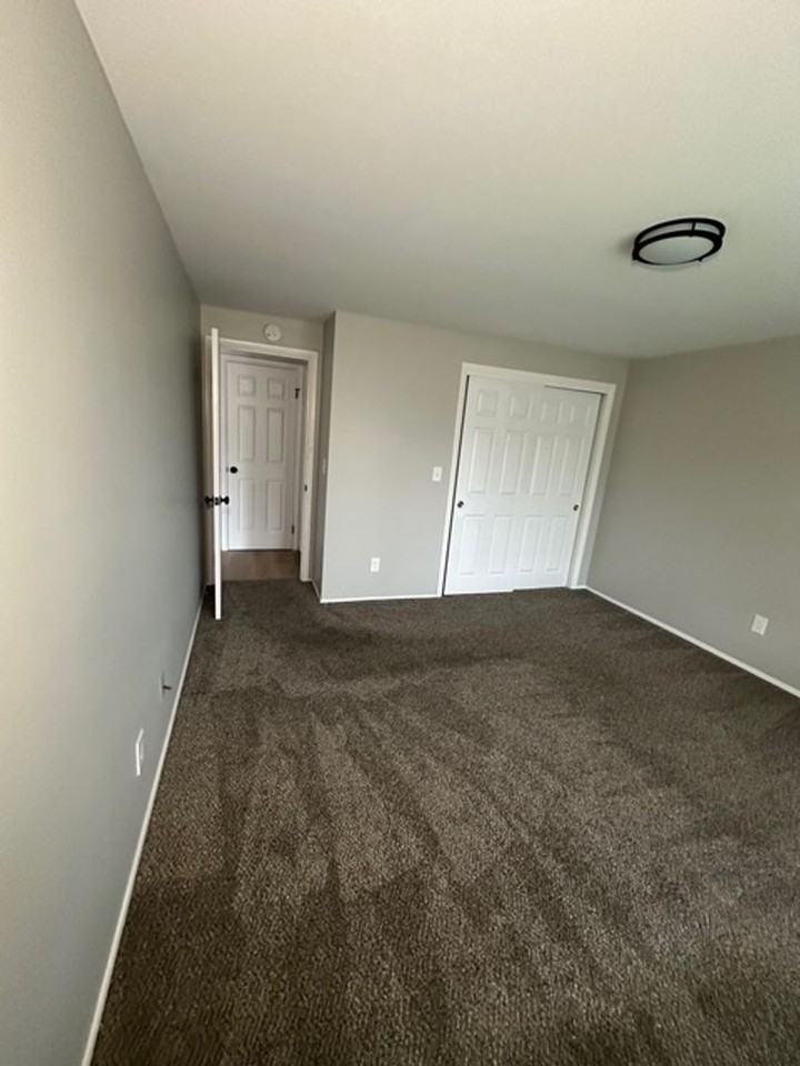 2610-2638 Dewey Ave - Photo 7 of 29