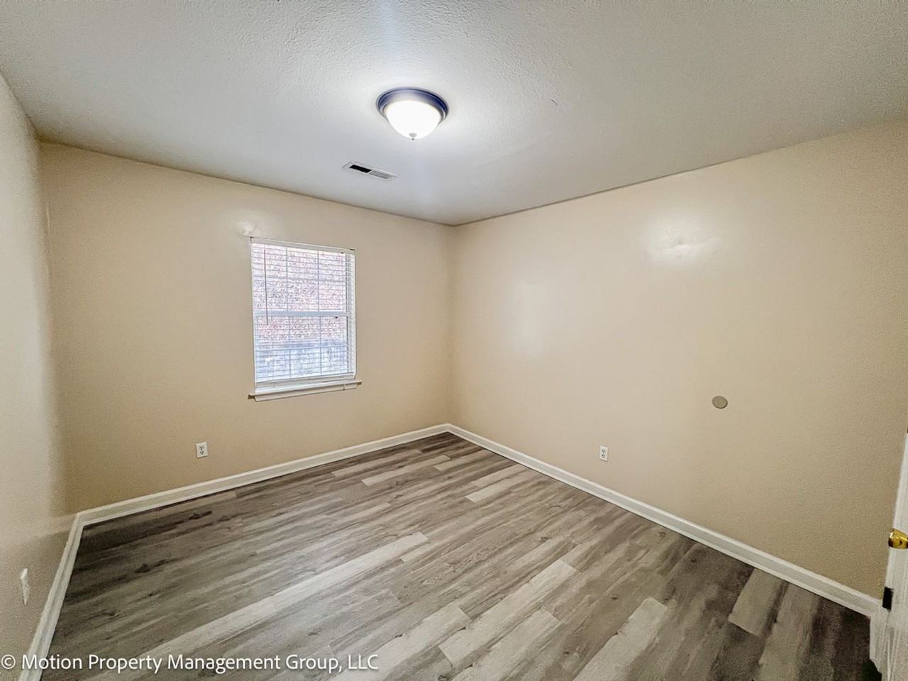 1632 Hamlet Drive #B - Photo 7 of 7