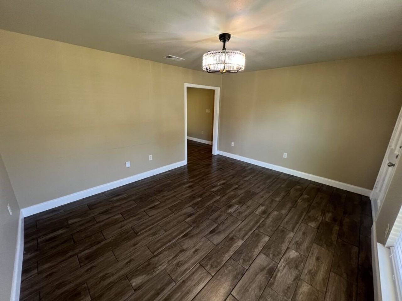 207 Sinbad St - Photo 3 of 31
