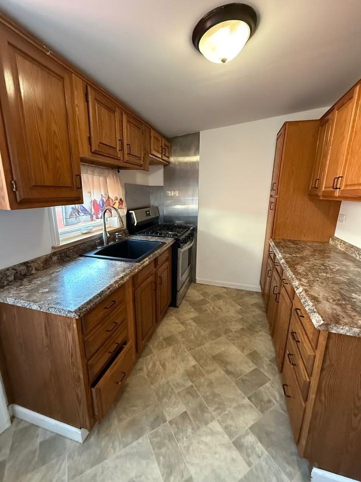 3661 Jasper St - Photo 4 of 17