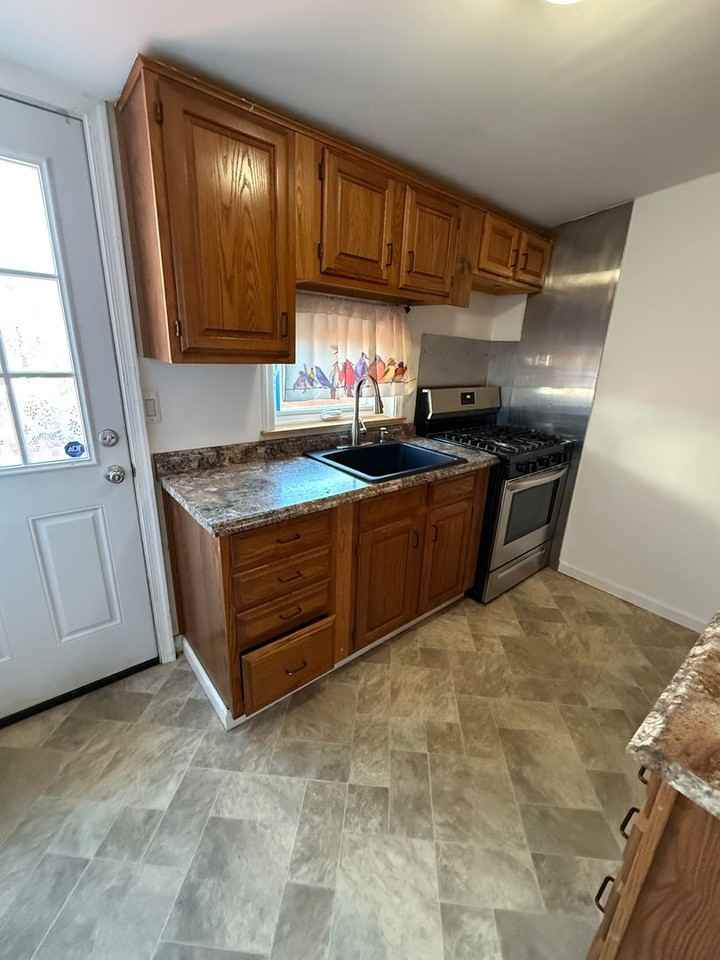 3661 Jasper St - Photo 5 of 17