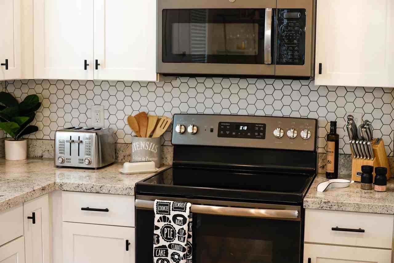 2658 S Harmony Ave - Photo 2 of 39