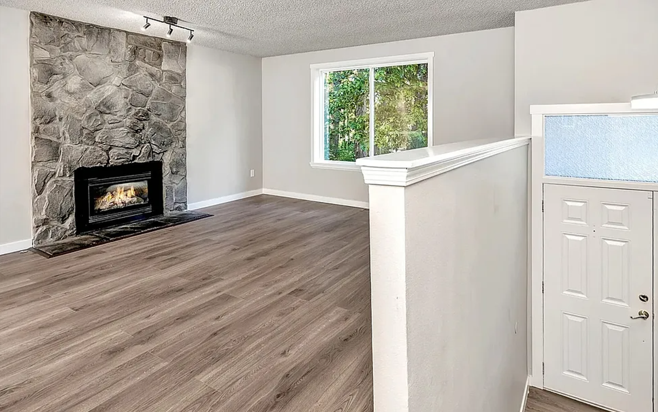 26628 Timberlane Dr Se - Photo 3 of 10