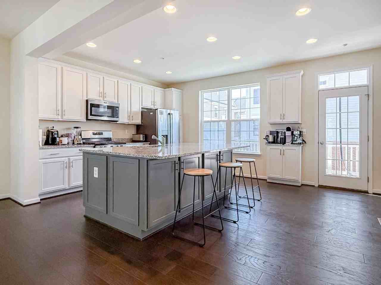 109 Gallop Dr - Photo 3 of 15
