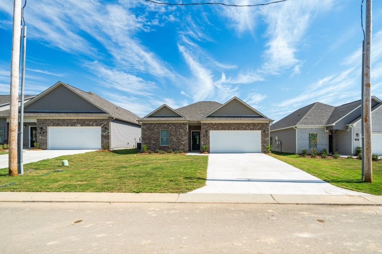 5528 Blue Jay Cir - Photo 2 of 20