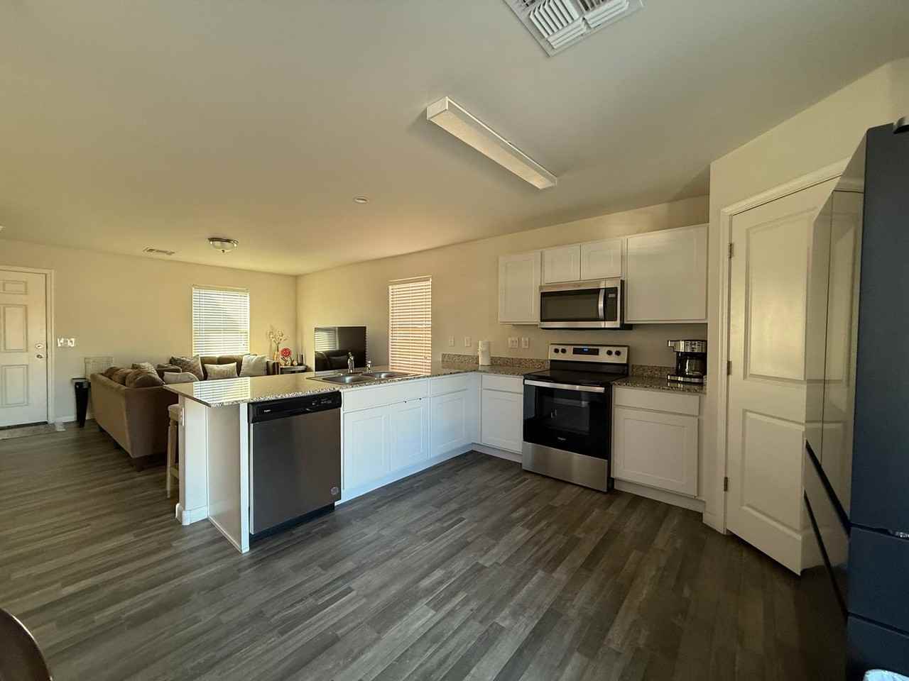 568 Holly St - Photo 6 of 27